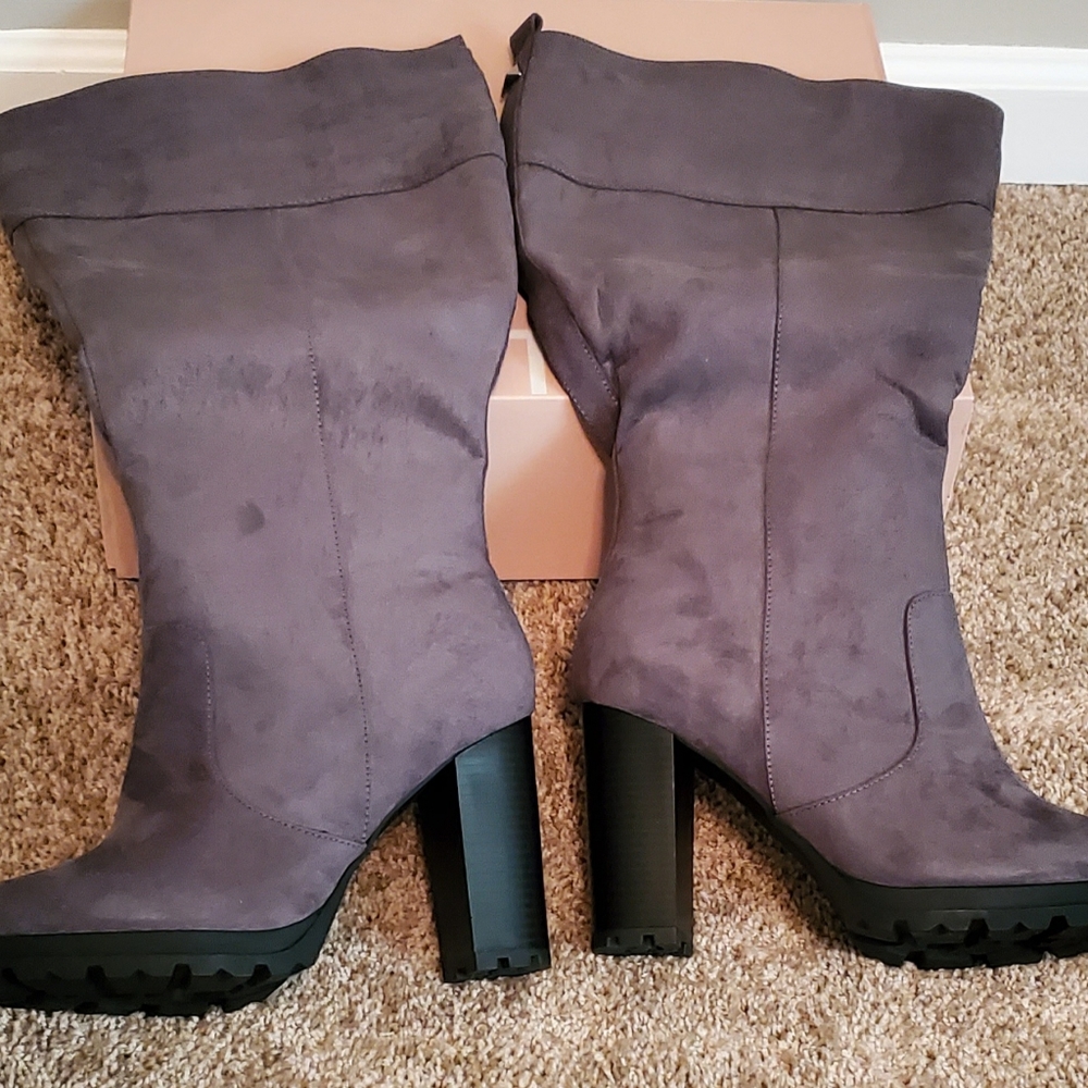 Women's Mid Heel Boot-NWOT